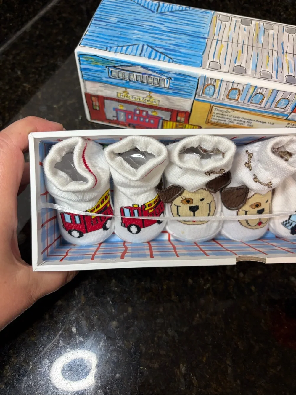 NEW Infant Socks Gift Set with Reusable Storage Box 0-12 months